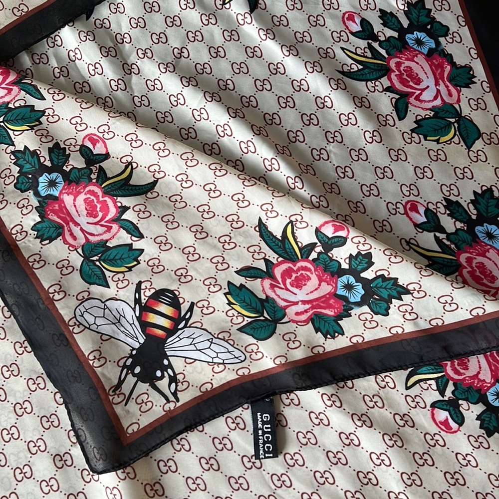 Silk scarf Gucci good condition - Picture 2 of 2